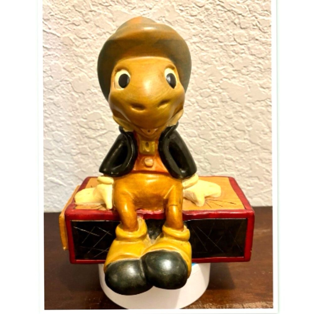 WDW WALT DISNEY PRODUCTIONS WDP JIMINY CRICKET ON MATCH BOX WOODEN FIGURINE